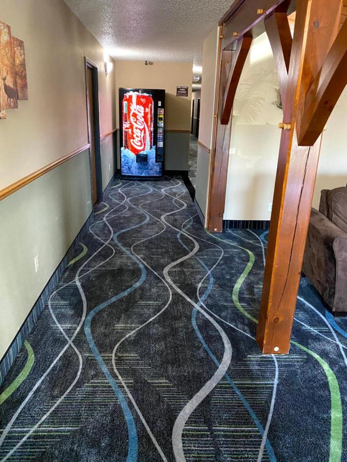 Woodland Inn & Suites Medford Luaran gambar
