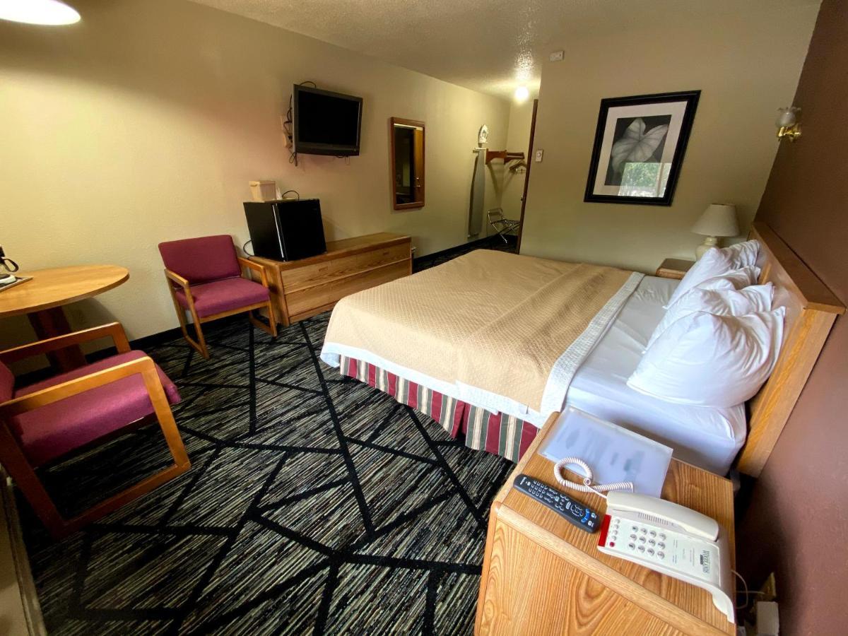 Woodland Inn & Suites Medford Luaran gambar
