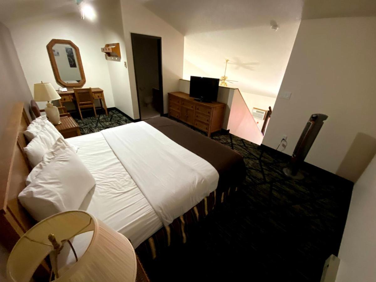 Woodland Inn & Suites Medford Luaran gambar