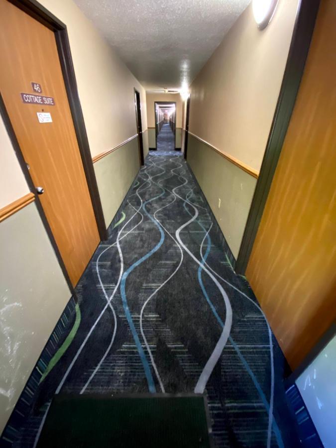 Woodland Inn & Suites Medford Luaran gambar