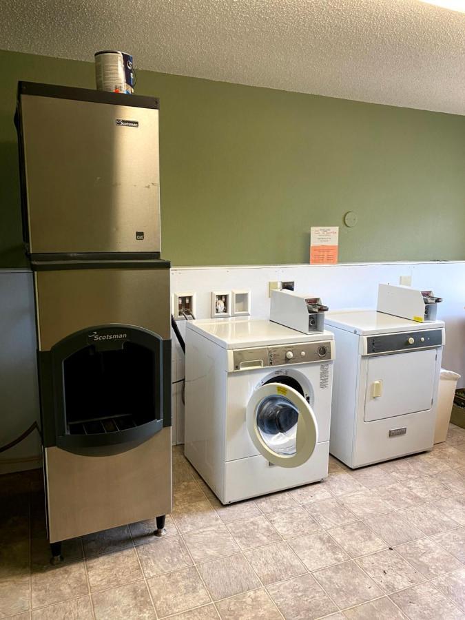 Woodland Inn & Suites Medford Luaran gambar