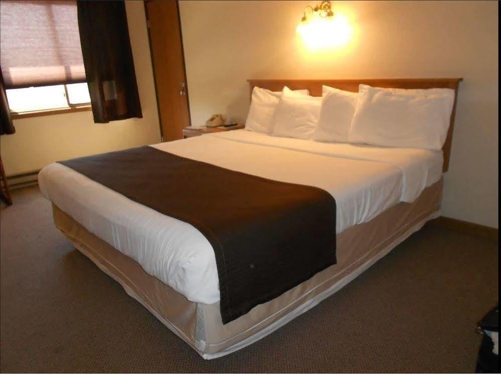 Woodland Inn & Suites Medford Luaran gambar